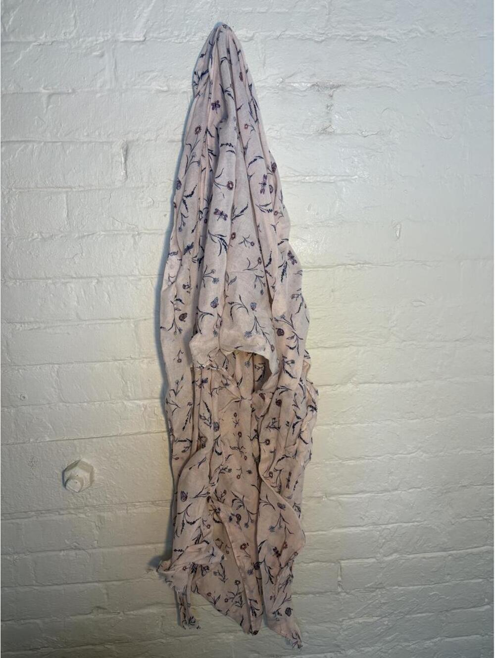 Gorgeous and delicate cream & pink floral print scarf
